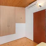 Apartment Burica Primosten