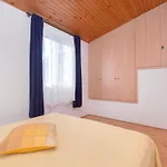 Apartment Burica Primosten