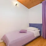 Apartment Burica Primosten