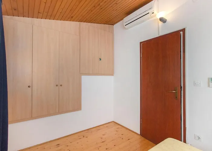 Apartamento Burica Primošten