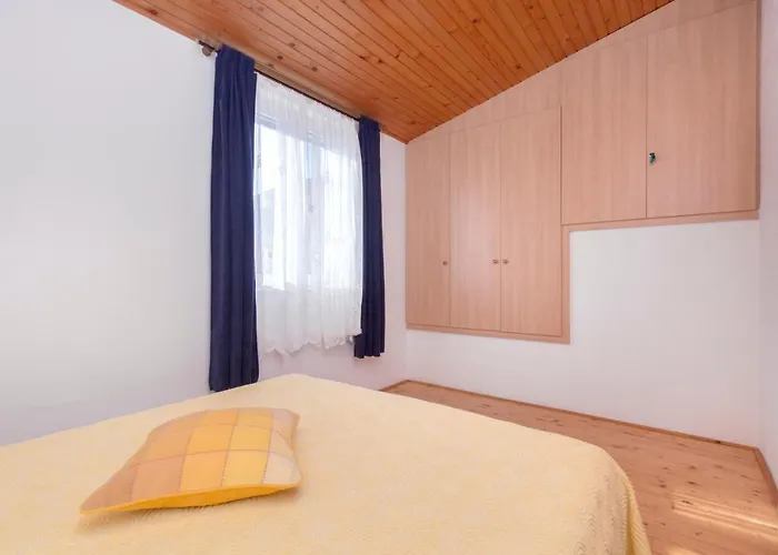 شقة Burica Primošten